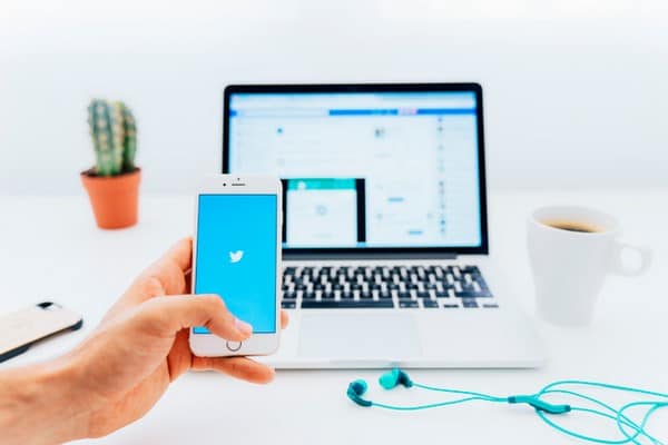 Pesquisa do Twitter destaca o potencial de monitoramento de tweets Pesquisa do Twitter destaca o potencial de monitoramento de tweets