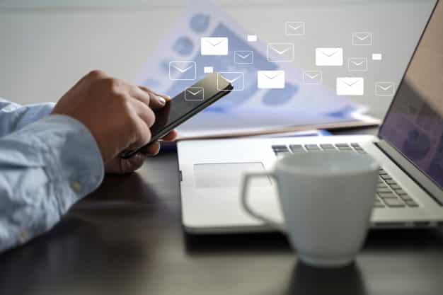 E-mails transacionais são e-mails que são enviados automaticamente assim que o cliente realiza uma determinada ação E-mails transacionais são e-mails que são enviados automaticamente assim que o cliente realiza uma determinada ação