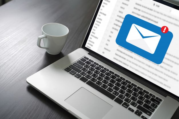 Por que não comprar a sua lista de e-mails