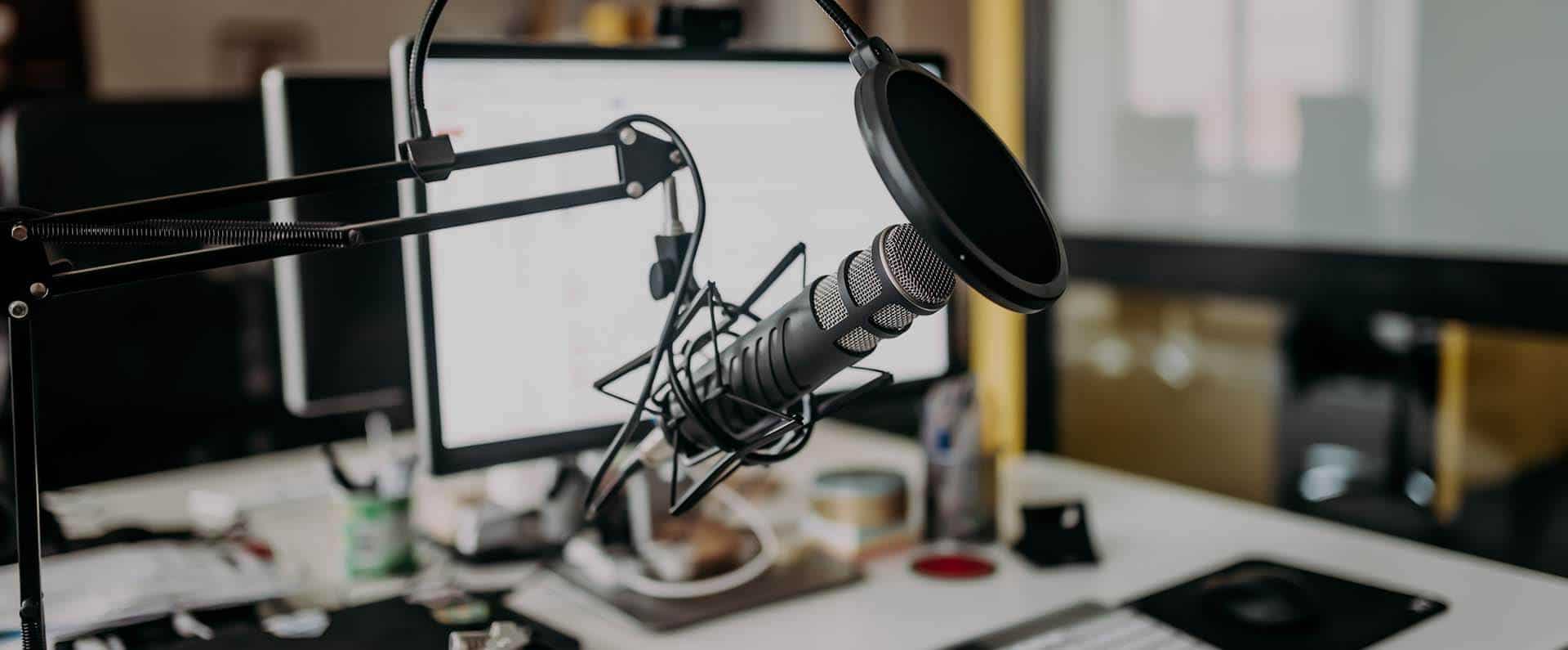 Compre os equipamentos certos para gravar um podcast Compre os equipamentos certos para gravar um podcast