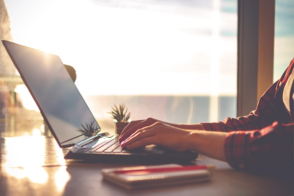 Invista em Marketing de Conteúdo Invista em Marketing de Conteúdo